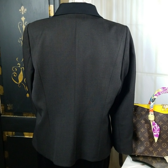 ⬇️PRICE DROP⬇️👜Louis Vuitton Black Trim Blazer 48 - Picture 4 of 8